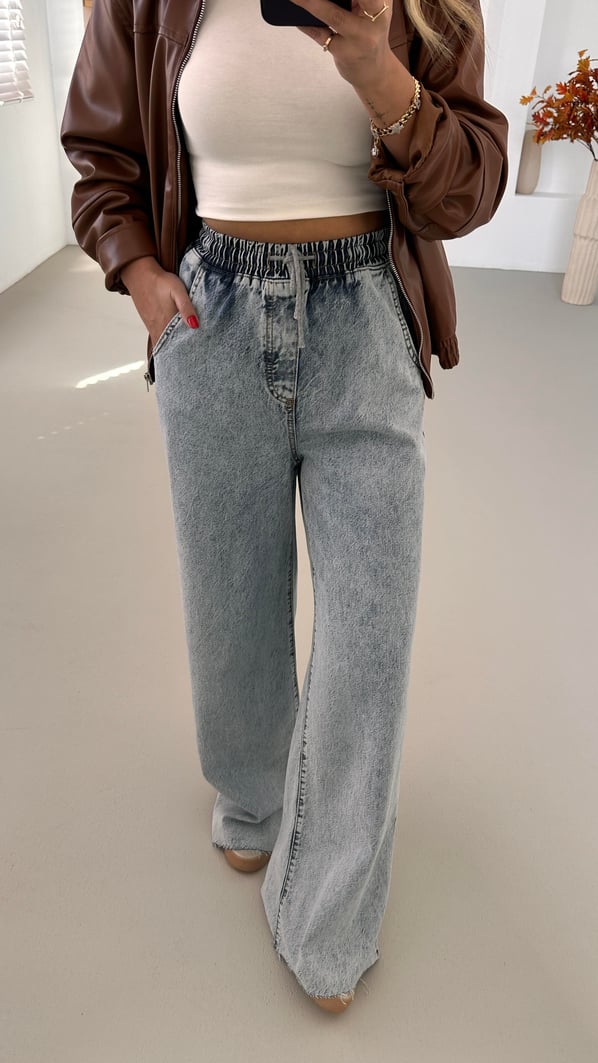 Kesik Paça Beli Lastikli Kar Yıkama Bol Denim Pantolon