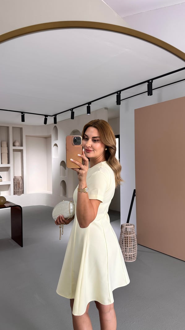 Kısa Kol Biyeli Pastel Sarı Çan Elbise