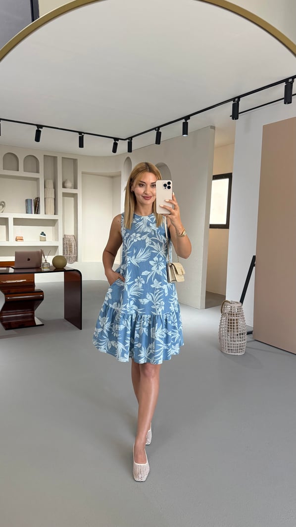 Kolsuz Açık Mavi Desenli Denim Elbise