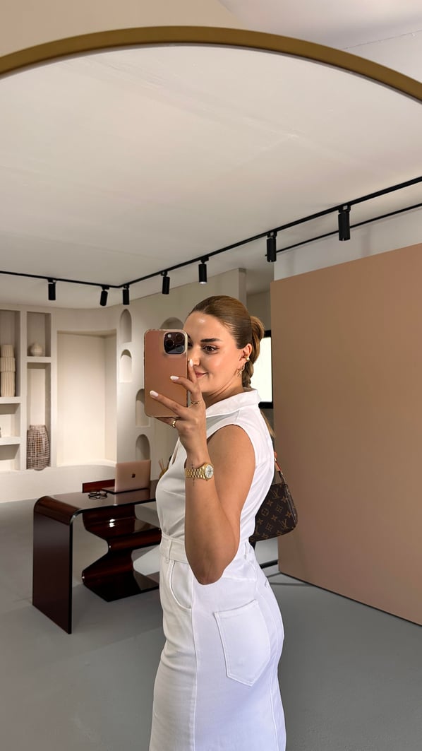 Kolsuz Önden Yırtmaçlı Likralı Beyaz Denim Elbise