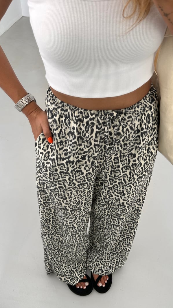 Leopar Desen Beli Lastikli Bol Keten Pantolon