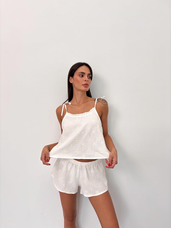Nakış İşlemeli Şortlu Müslin Ekru Pijama Takım