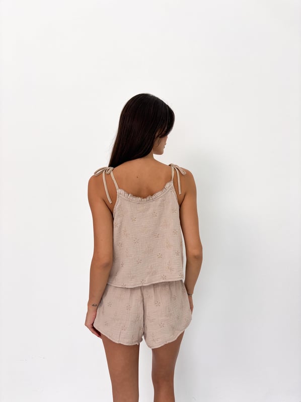Nakış İşlemeli Şortlu Müslin Vizon Pijama Takım