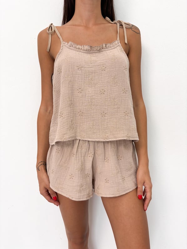 Nakış İşlemeli Şortlu Müslin Vizon Pijama Takım
