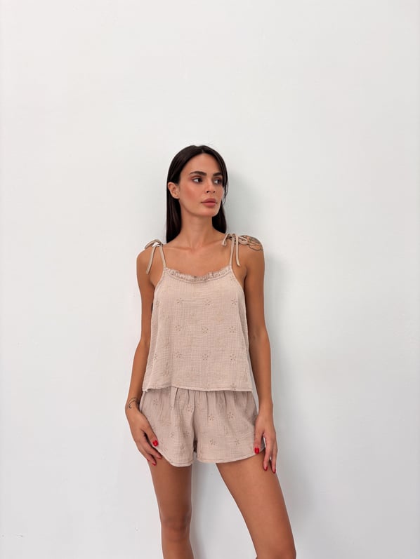 Nakış İşlemeli Şortlu Müslin Vizon Pijama Takım