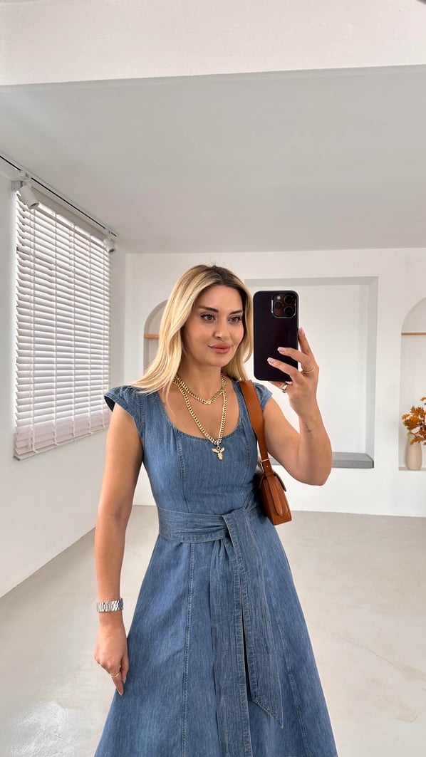Omuz Detay Kuşaklı Çan Denim Elbise