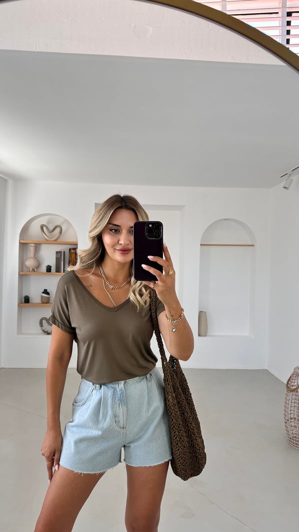 Ön Arka V Yaka Dökümlü Haki Tshirt