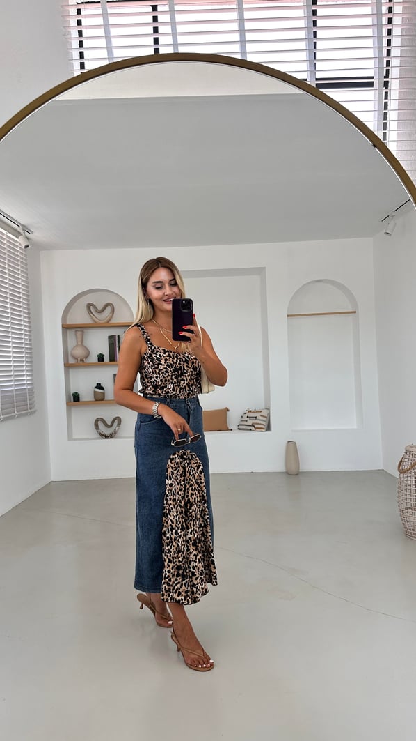 Önden Yırtmaçlı Leopar Detay Denim Etek