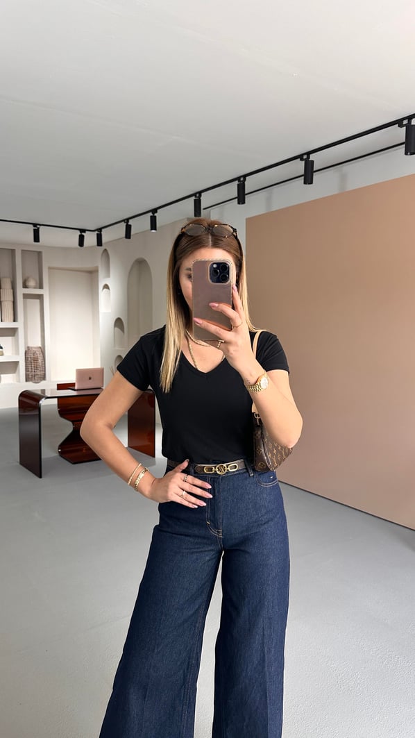 Özel Seri V Yaka Siyah Basic Pamuklu Modal Tshirt