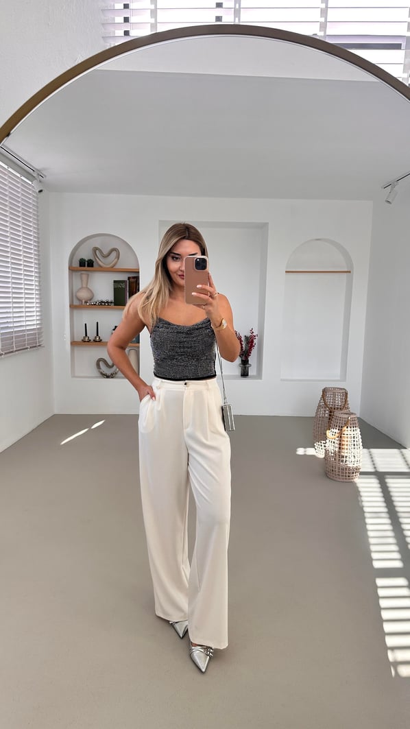 Pilise Detay Beyaz Bol Palazzo Pantolon