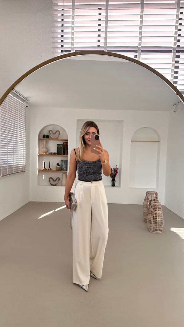 Pilise Detay Beyaz Bol Palazzo Pantolon