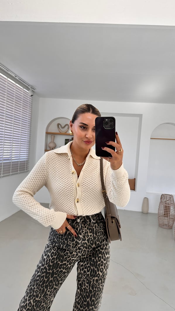 Polo Yaka Kemik Düğme Detay Petek Dokulu Ekru Hırka