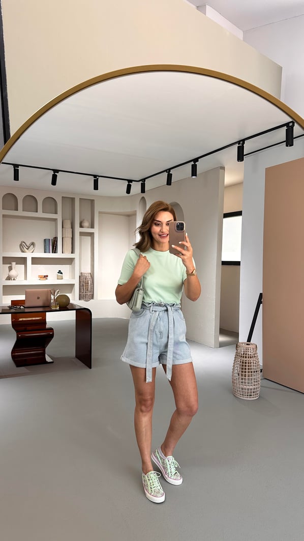 Premium Seri Bel Lastikli Buz Mavi Denim Şort