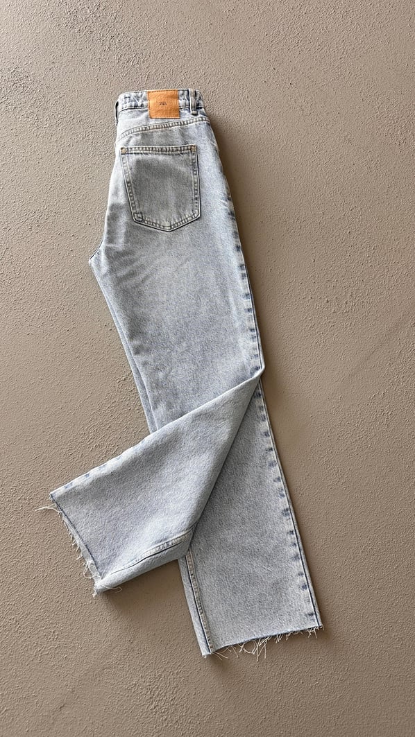 Premium Seri Buz Mavi Kesik Paça Boy Fit Jean