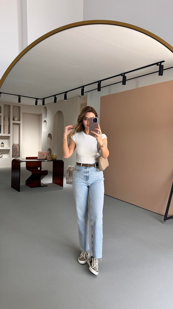 Premium Seri Buz Mavi Kesik Paça Boy Fit Jean