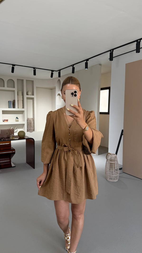 Premium Seri Düğme Detay Kuşaklı Camel Elbise