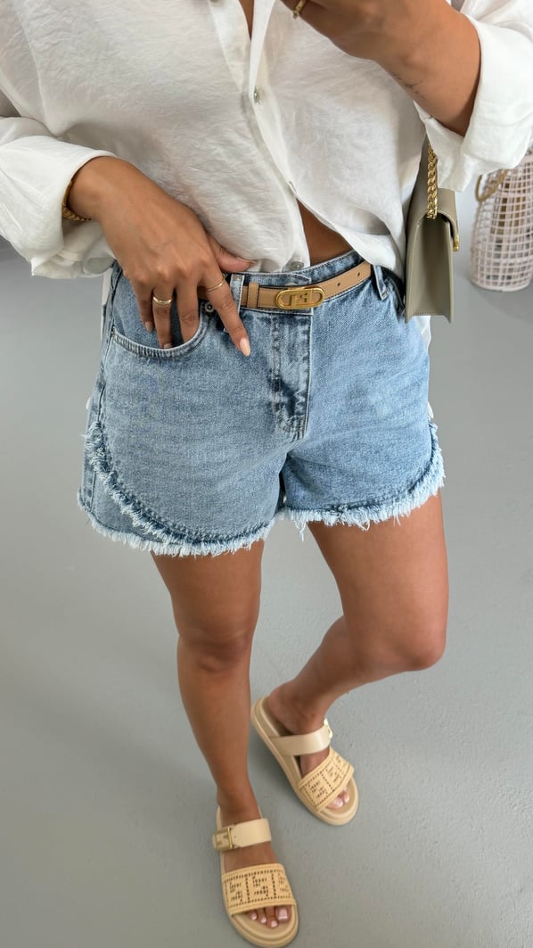 Püskül Detay Yıkamalı Denim Şort