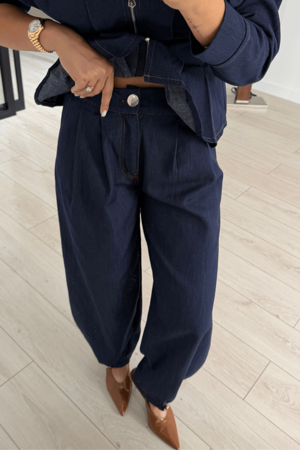 Belden Oturmalı Fermuarlı Ceket / Barrel Pantolon Denim TakımSezgi Tekin