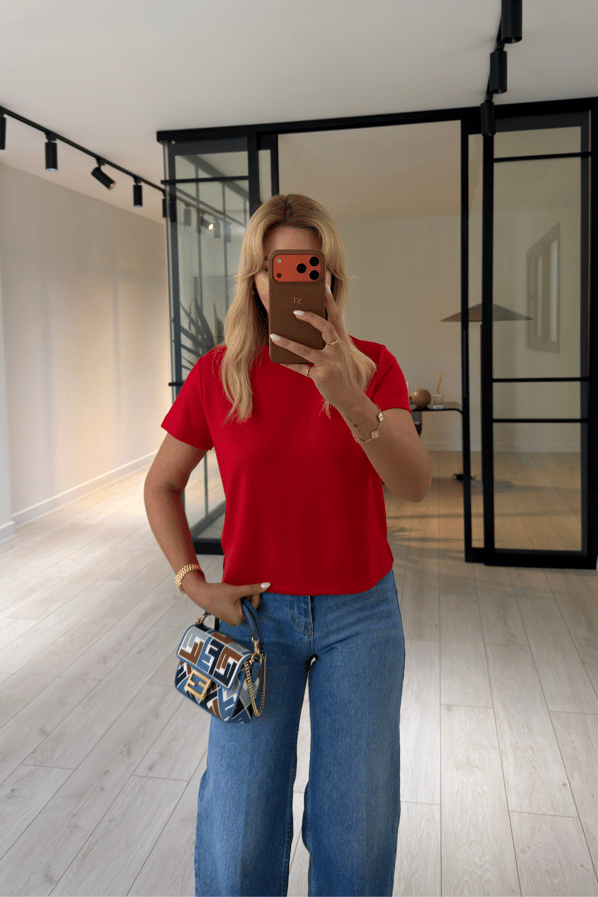 Bisiklet Yaka Kırmızı Tok Modal TshirtSezgi Tekin