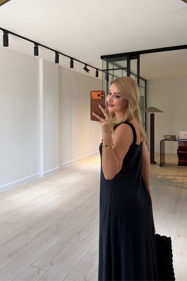 Büzgü Lastik Askılı Siyah Pike Modal ElbiseSezgi Tekin