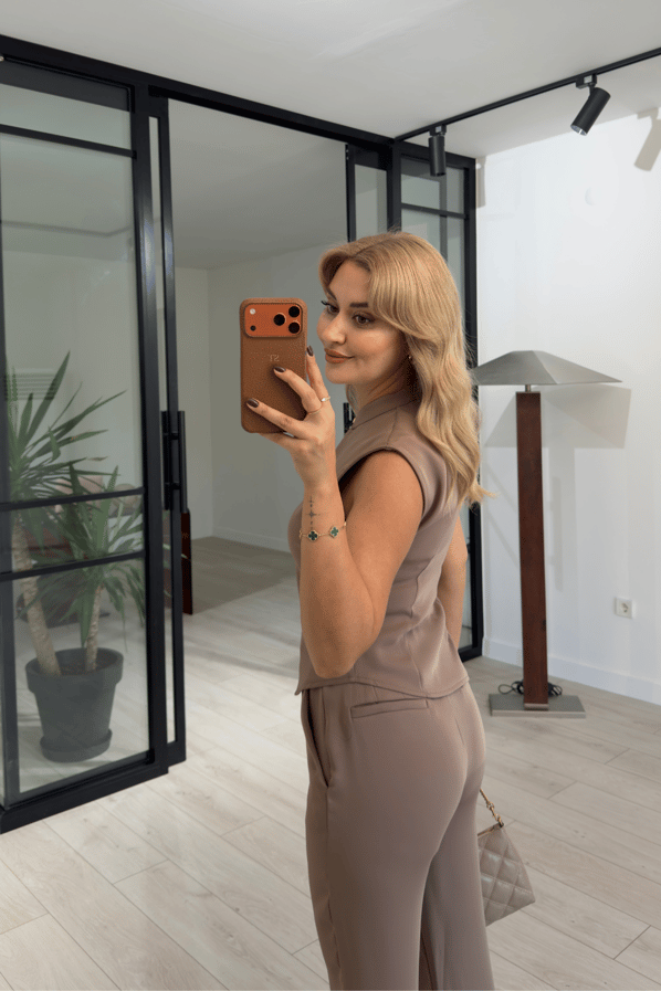 Damla Dekolteli Asimetrik Vizon BluzSezgi Tekin