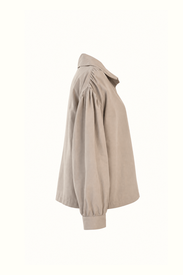 Dik Yaka Bel Büzgülü Oversize Taş TrençSezgi Tekin