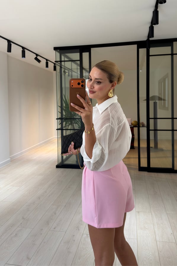 Kemerli Pilise Detay Pembe ŞortSezgi Tekin