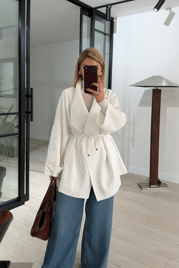 Kruvaze Yaka Oversize Ekru TrençSezgi Tekin