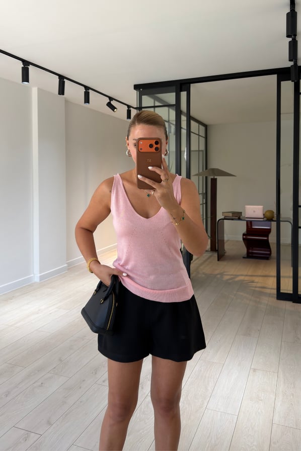 Ön Arka V Yaka Pembe İnce Triko BluzSezgi Tekin