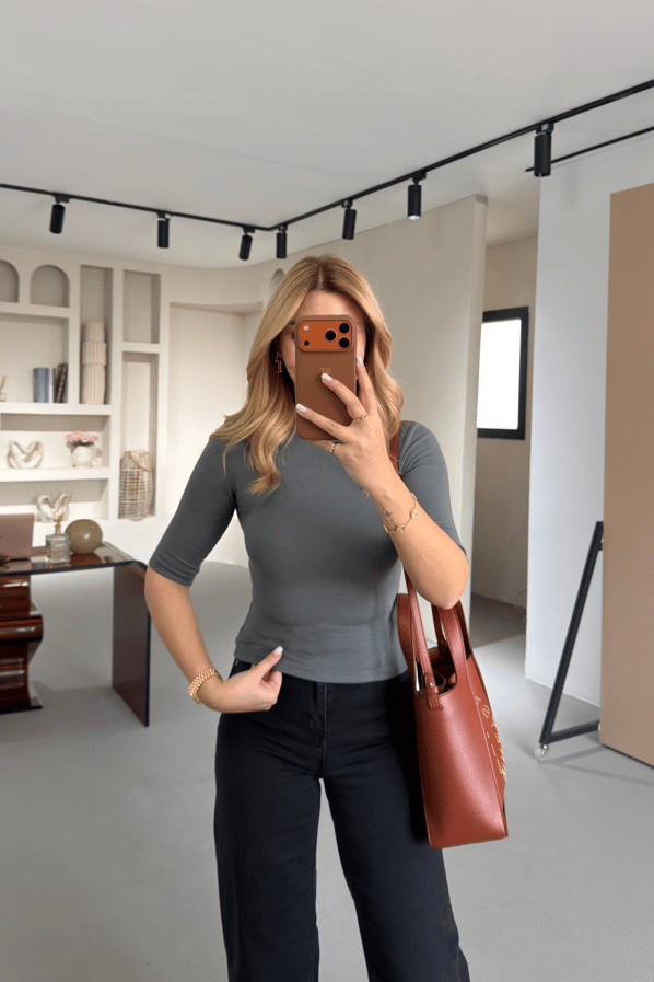 Premium Seri Bisiklet Yaka Yarım Kol Antrasit Basic BluzSezgi Tekin