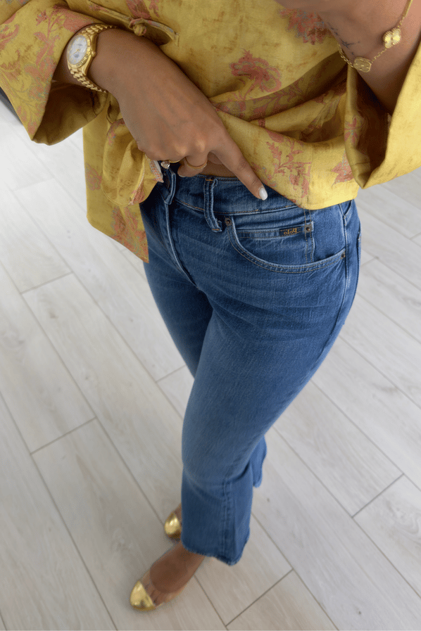 Premium Seri Mavi Yıkamalı Flare JeanSezgi Tekin