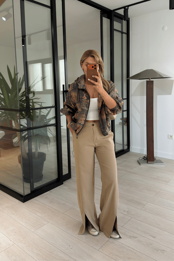Premium Seri Önden Yırtmaçlı Camel PantolonSezgi Tekin