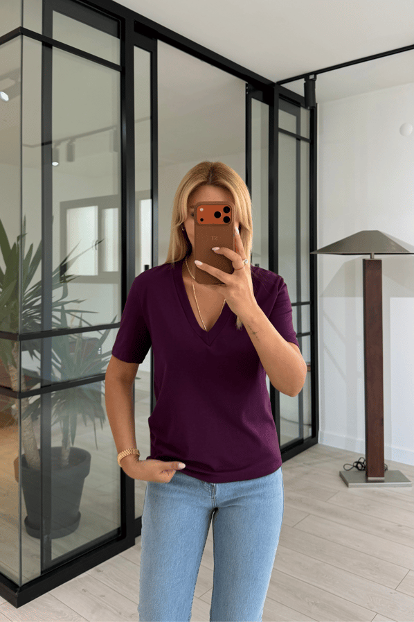 Premium Seri V Yaka Mürdüm TshirtSezgi Tekin
