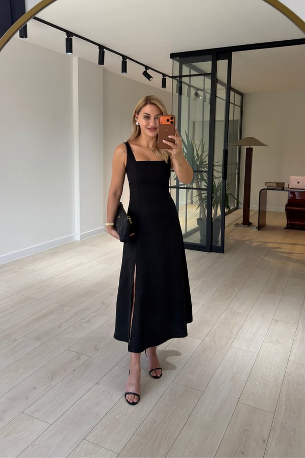 Premium Seri Yırtmaçlı Kare Yaka Siyah Tensel ElbiseSezgi Tekin