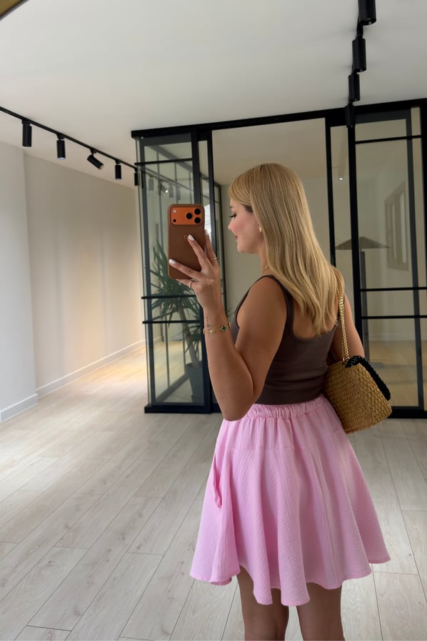 Volanlı Asimetrik Kesim Pembe Müslin Şort EtekSezgi Tekin