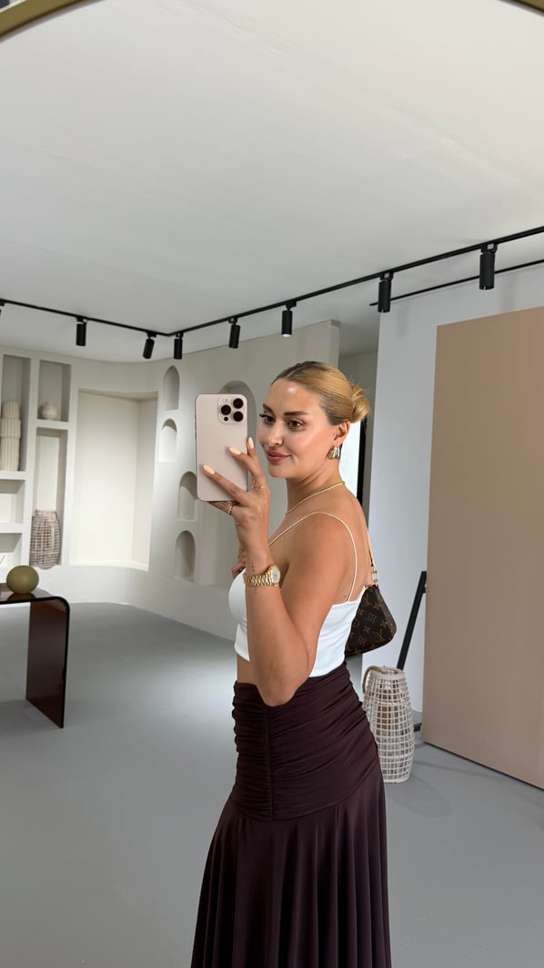 Tek Yırtmaç Detay Kahve Gode Etek