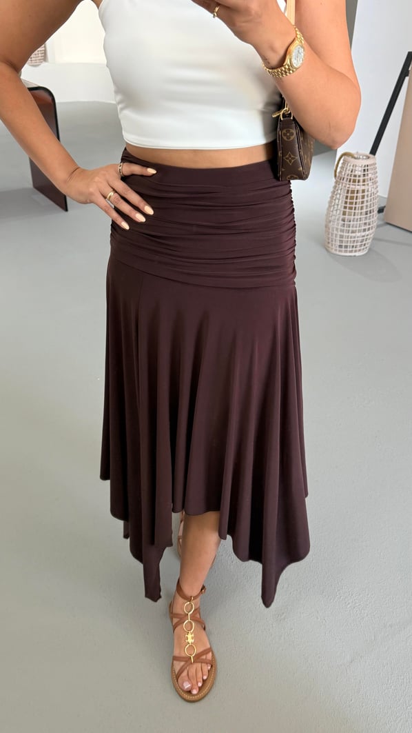 Tek Yırtmaç Detay Kahve Gode Etek