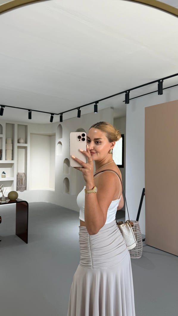 Tek Yırtmaç Detay Taş Gode Etek