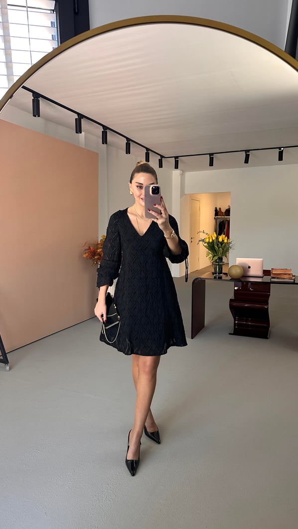 V Yakla Dokulu Vual Siyah Çan Elbise