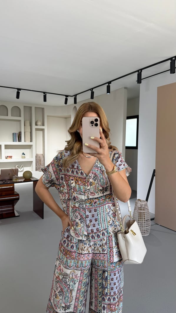 V Yaka Etnik Desen Renkli Viskon Gömlek