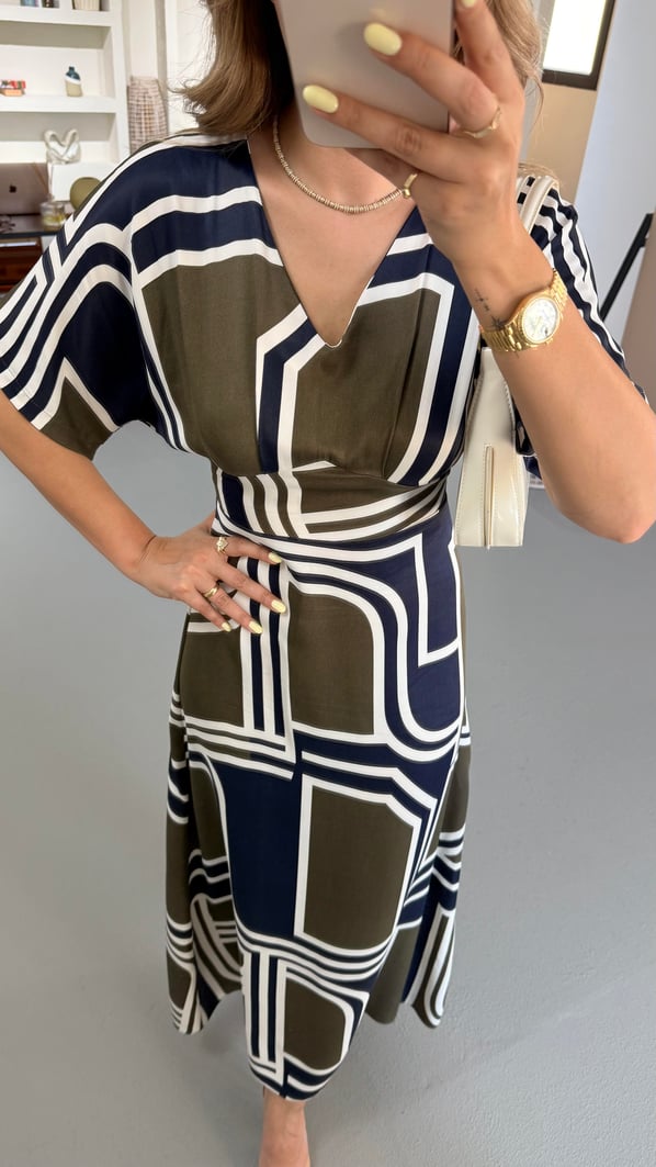 V Yaka Renk Bloklu Saten Elbise