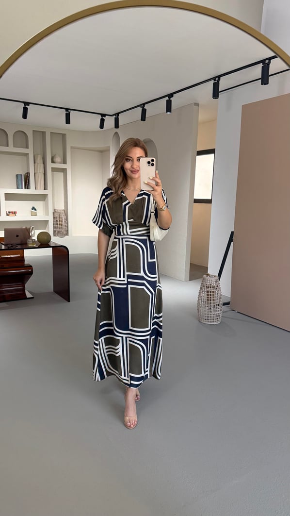 V Yaka Renk Bloklu Saten Elbise