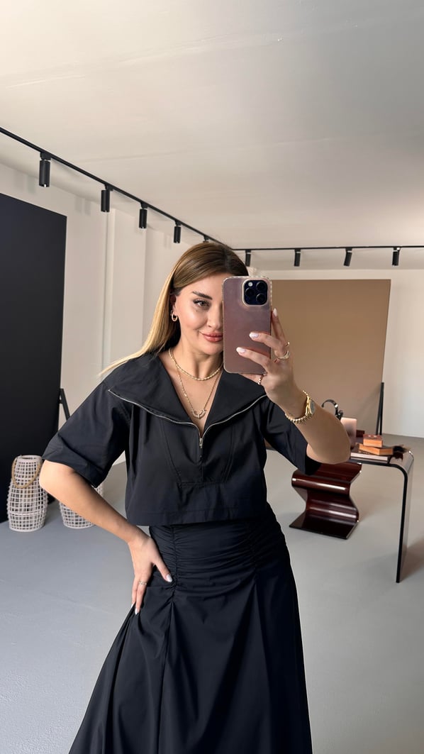 Yaka Fermuarlı Siyah Poplin Crop