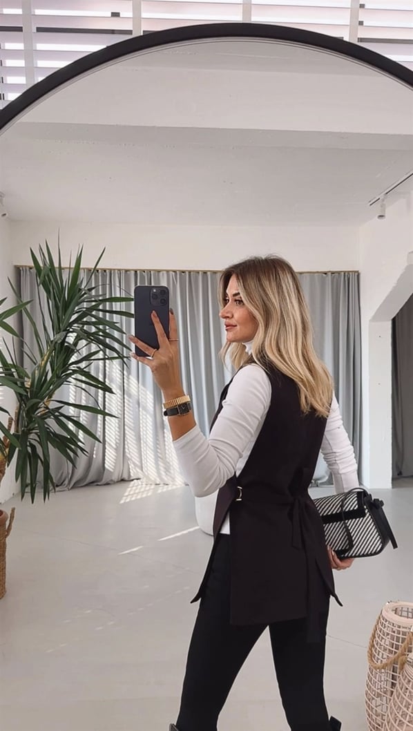 Yandan Yırtmaçlı Siyah Blazer Yelek