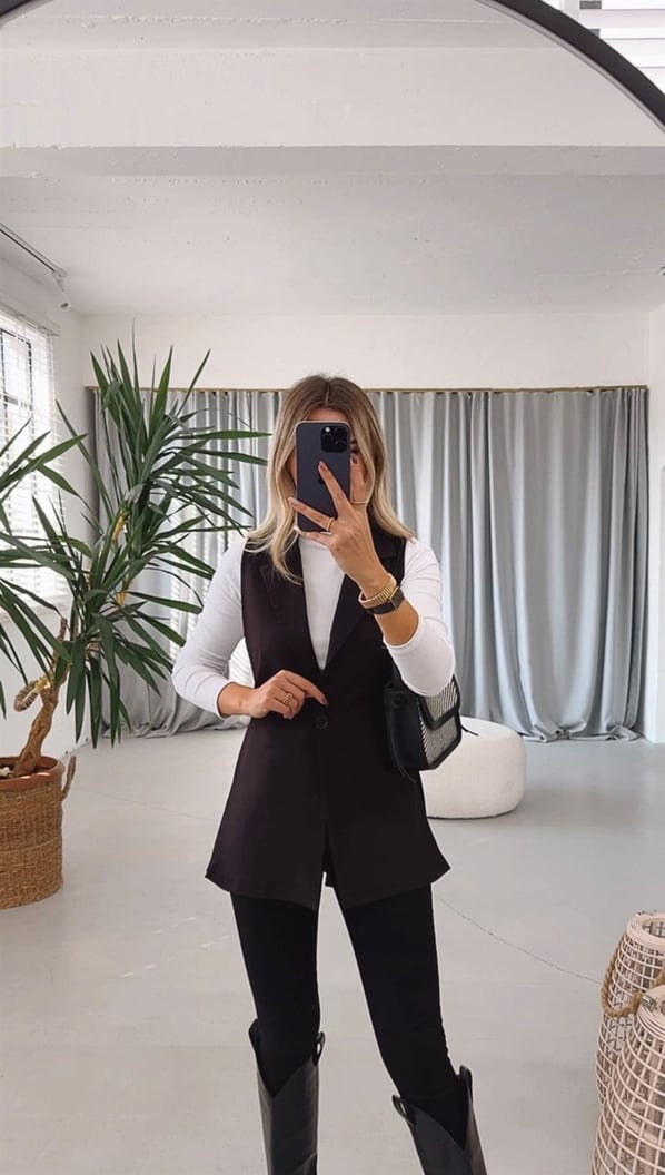 Yandan Yırtmaçlı Siyah Blazer Yelek