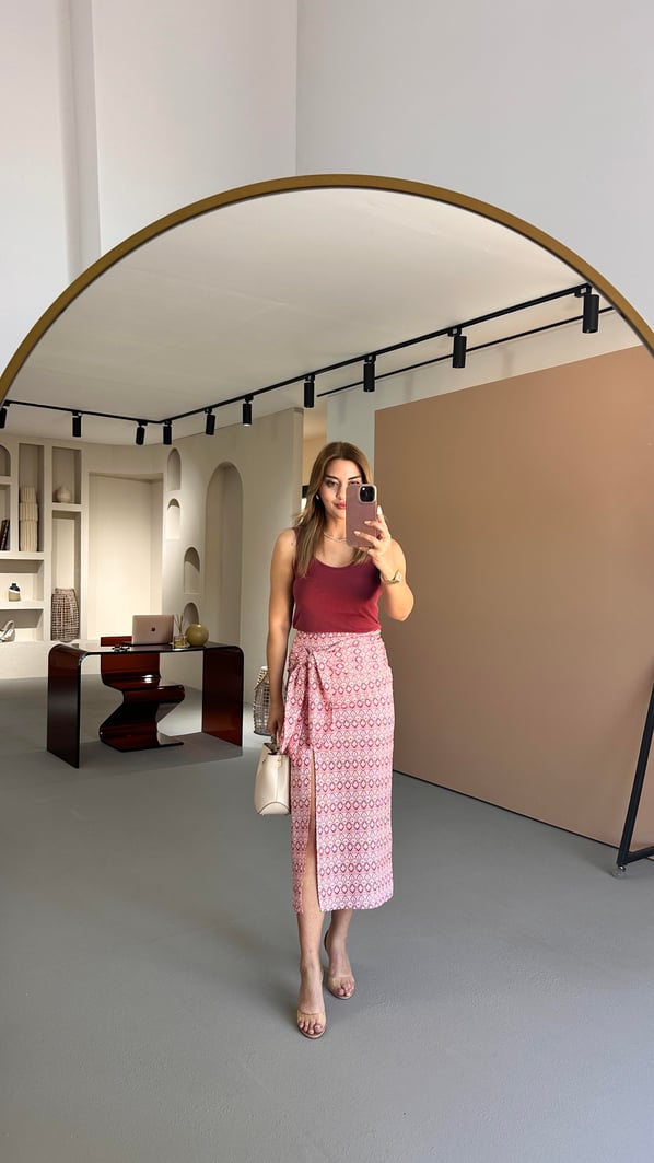 Yırtmaç Detay Kuşaklı Bordo Desenli Keten Etek