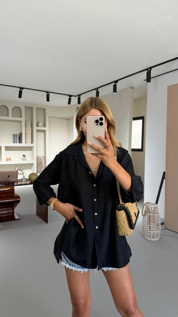 Yırtmaç Detay Siyah Modal Gömlek