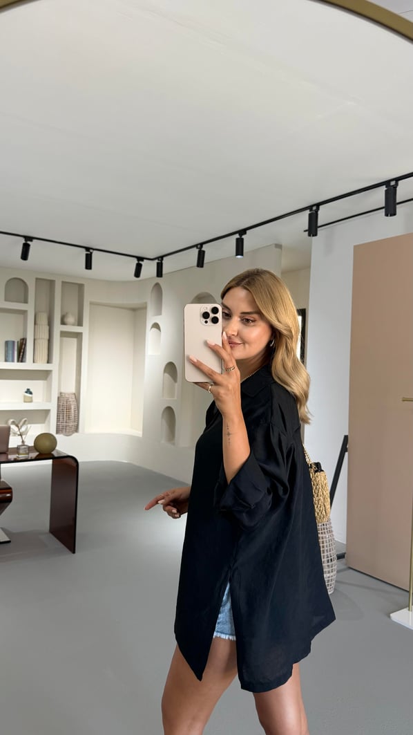 Yırtmaç Detay Siyah Modal Gömlek