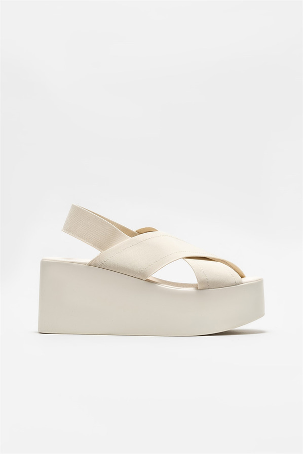 Bej deri dolgu topuklu kadın sandalet - Elle Shoes