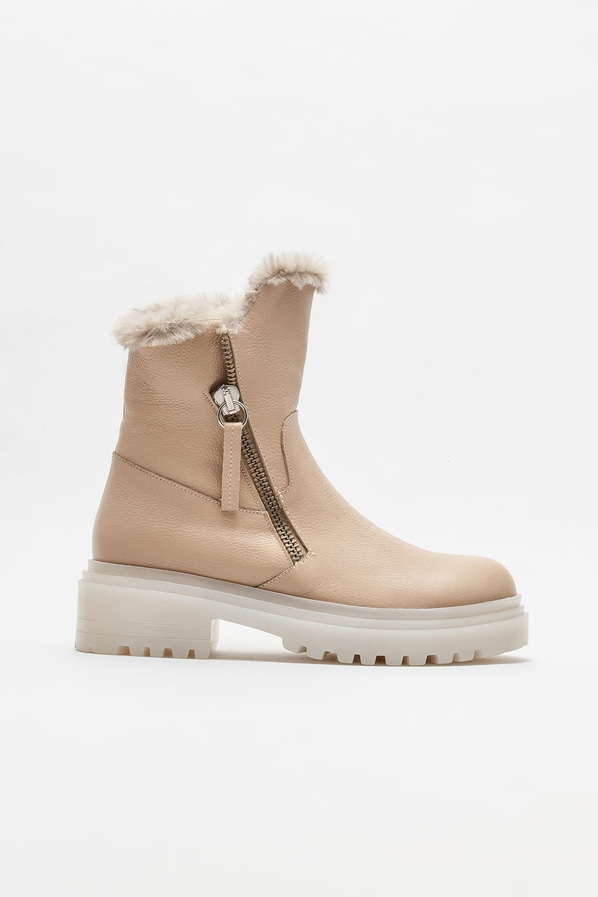 Bej deri düz kadın bot, günlük kullanım için - Elle Shoes
